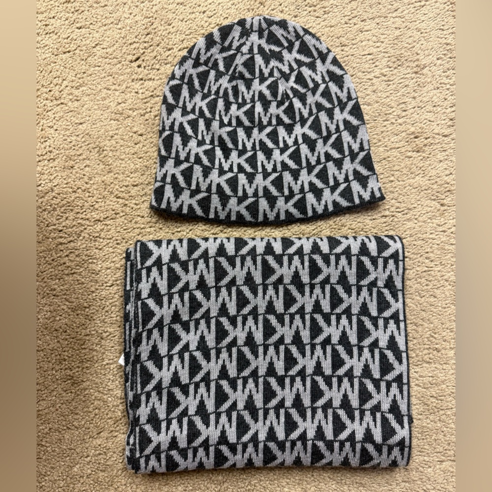 Michael Kors Scarf & Hat